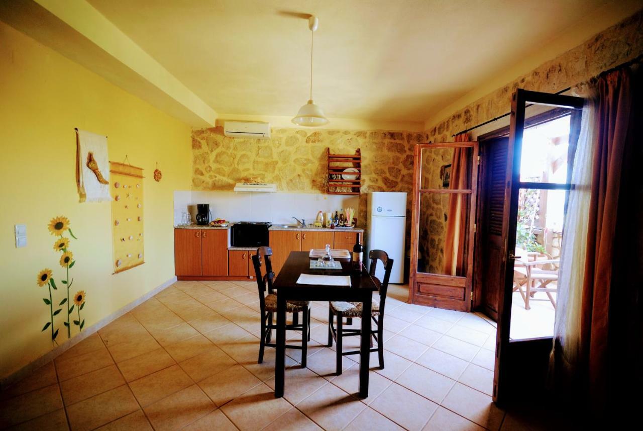Ville Du Soleil - Exclusive Homes With Rustic Charm And Sensational Views Of The Mediterranean Sea Makrýgialos Exteriör bild