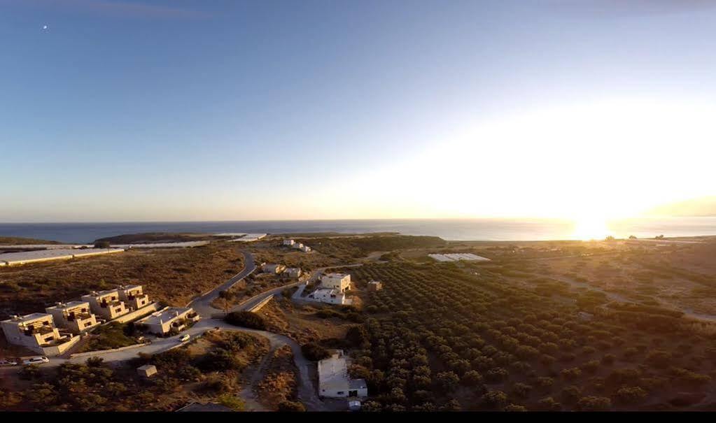 Ville Du Soleil - Exclusive Homes With Rustic Charm And Sensational Views Of The Mediterranean Sea Makrýgialos Exteriör bild